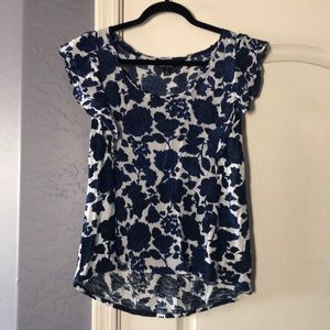 Lucky women’s white and blue floral blouse casual